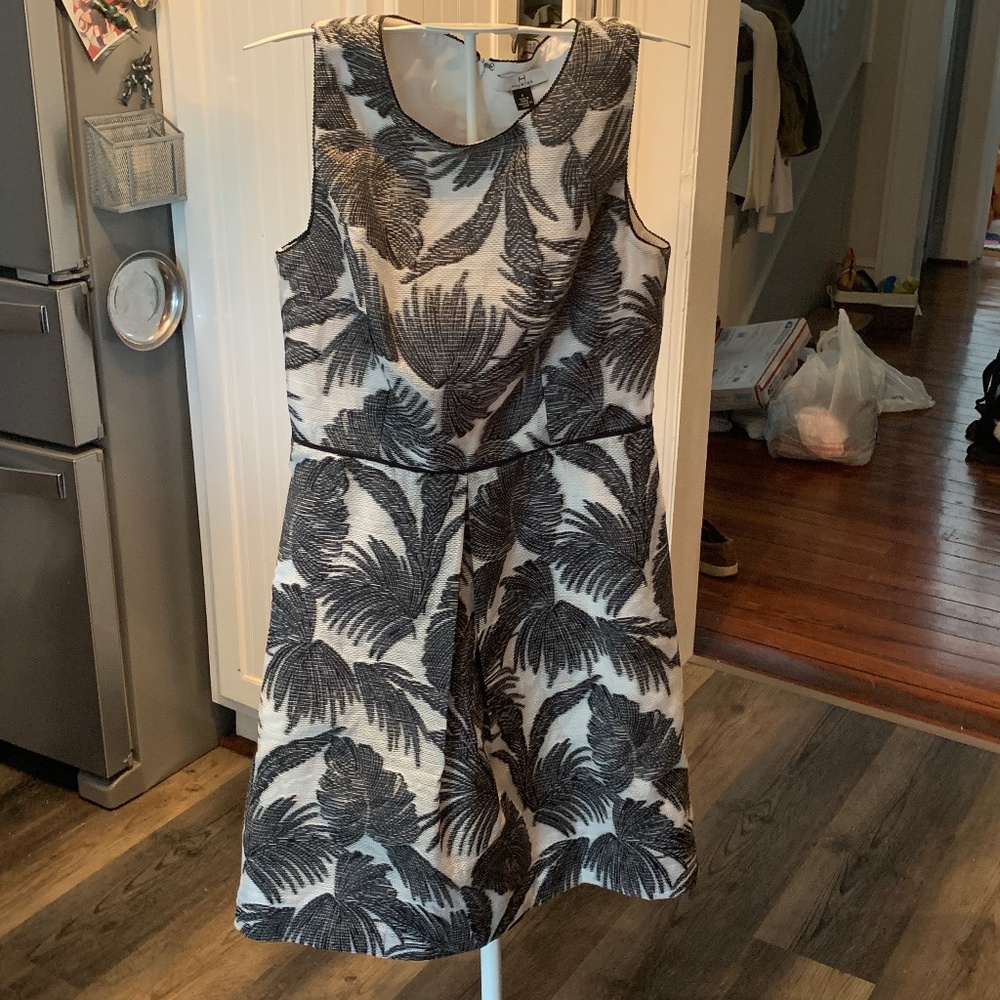 Halston H pocketed textured  dress with a hint‎ of shimmer. Worn once.